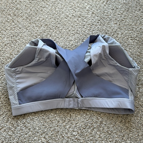 Satami SportsBra - Picture 2 of 4